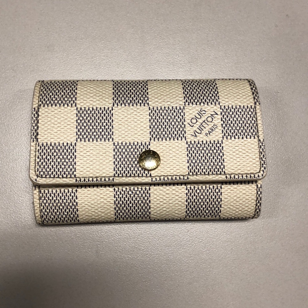 Authentic Louis Vuitton 6 Key Holder